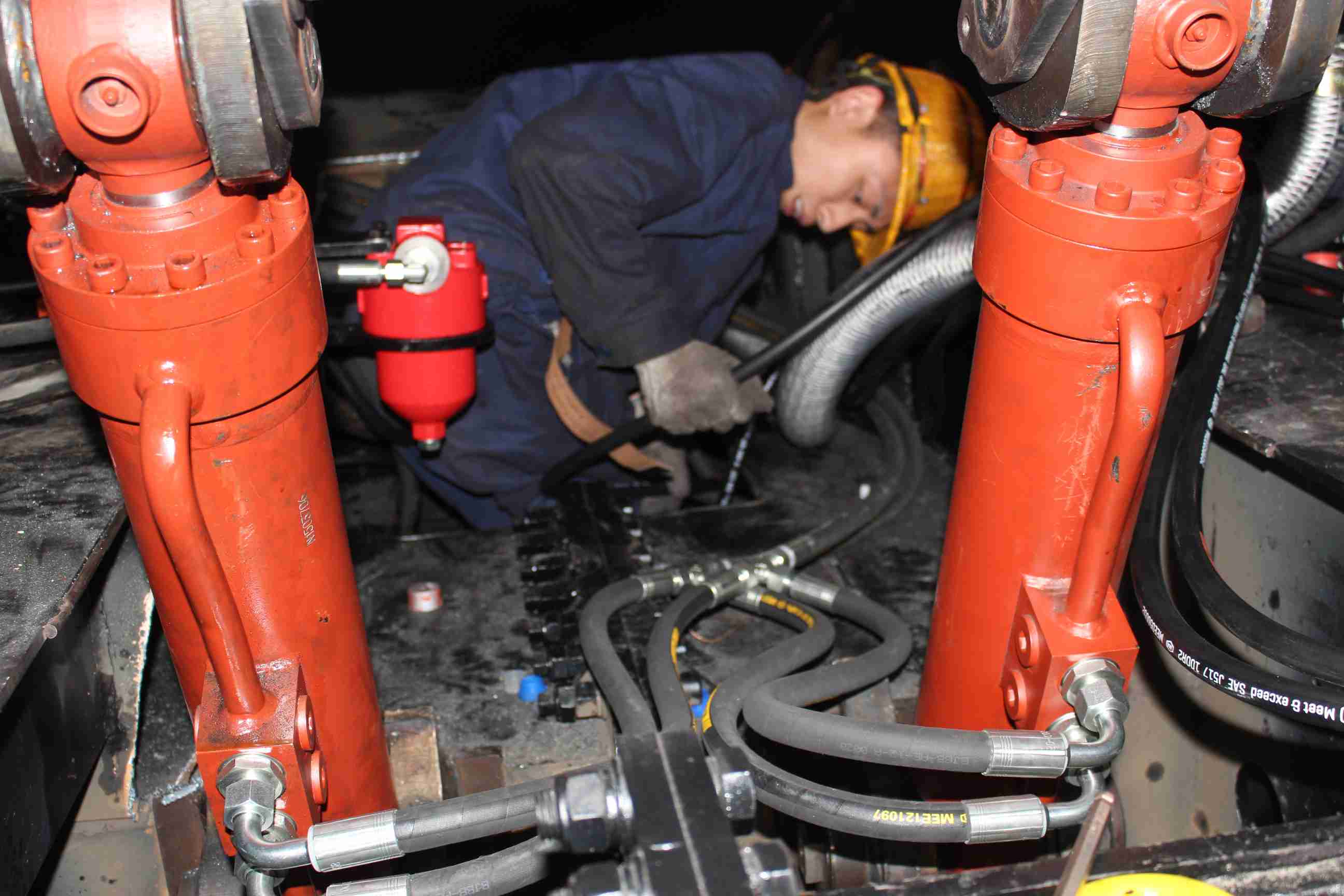 新年祝福词朗诵解析:技巧、情感与文化内涵深度剖析(图1) 新年祝福词朗诵解析:技巧、情感与文化内涵深度剖析(图1)